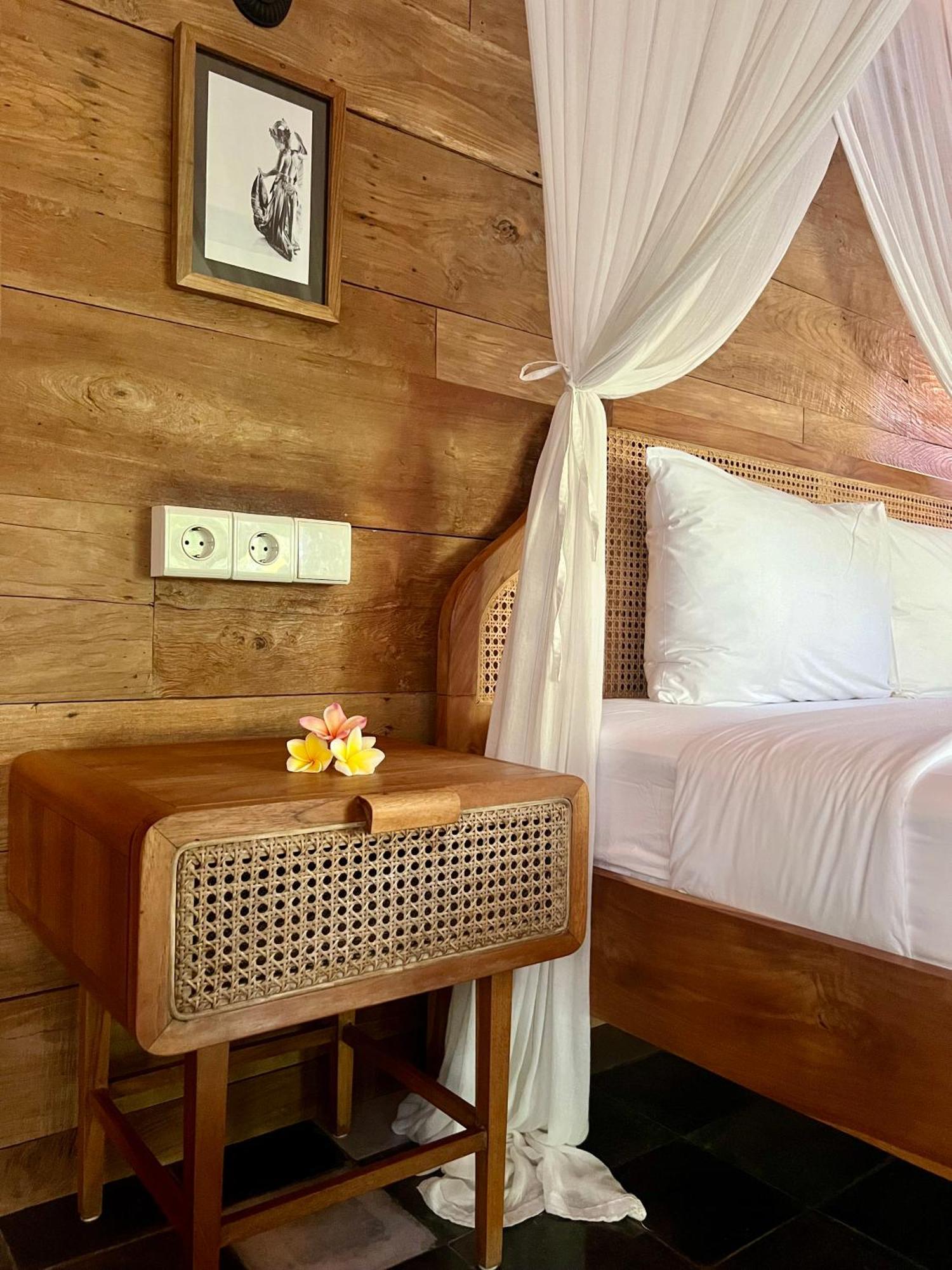 Umakayu Joglo Villa Canggu - Boutique Hotel Exterior photo